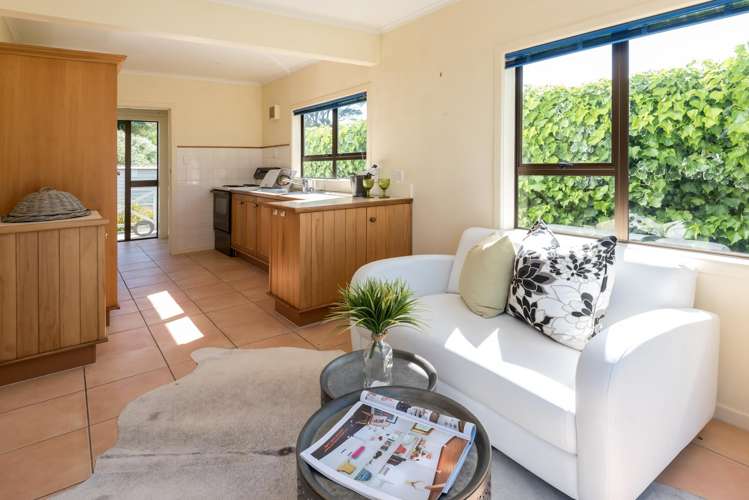 58 Marine Parade Mellons Bay_8