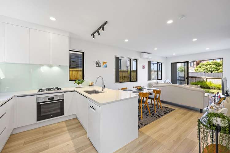 2/39 Lyndhurst Road Te Atatu South_13