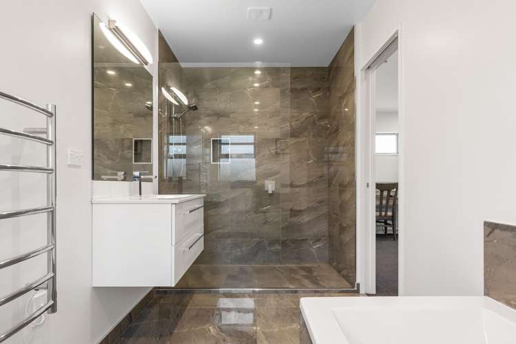 38 Carnaveron Drive Lincoln_21