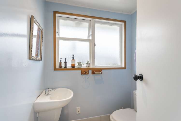 20 Owhiti Street Titahi Bay_11