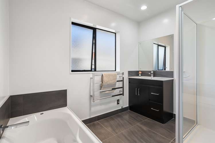 1/42 Headcorn Place Botany Downs_10