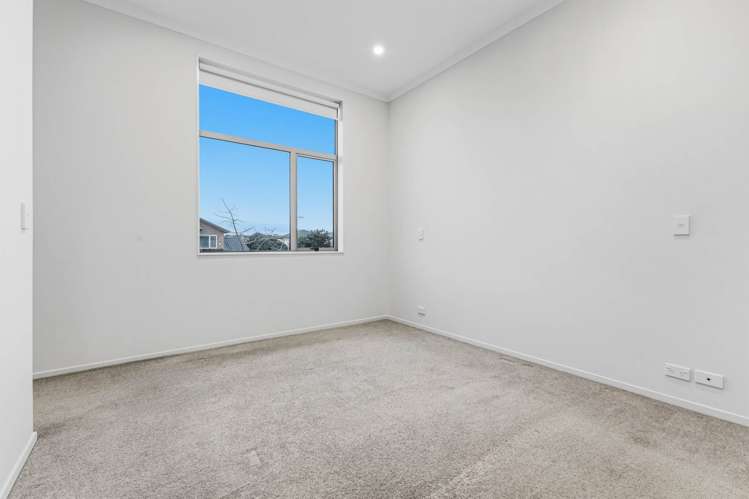 35 Pencaitland Drive Flat Bush_16
