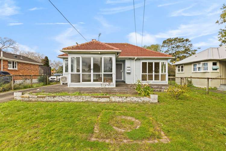 144 Mangere Road_0