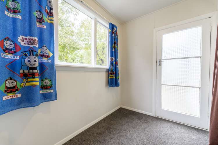 24 Memorial Avenue Parkside_7