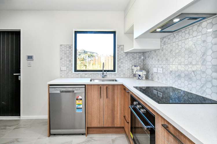 32 Beaumonts Way Manurewa_10