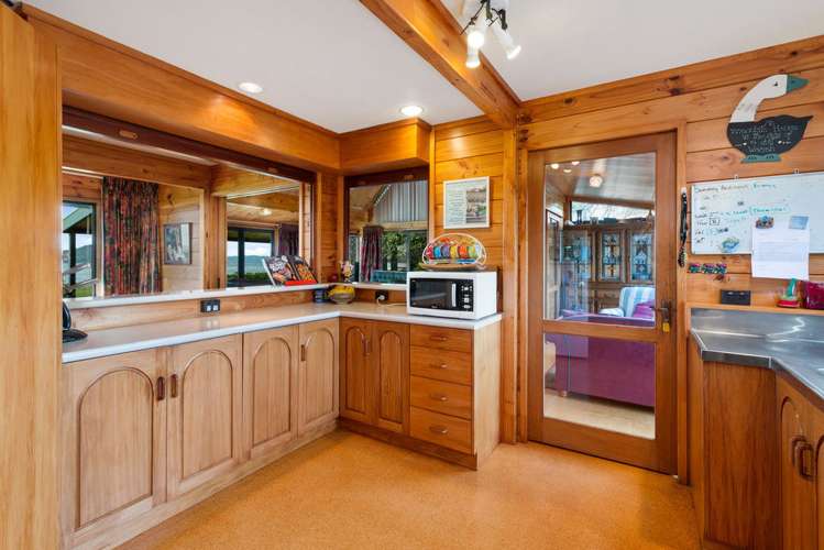 5 Holden Avenue Holdens Bay_12