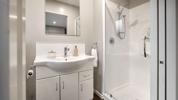 2/494 Manchester Street Saint Albans_11