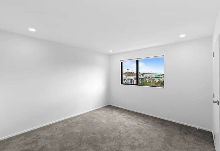 4/127 Stoddard Road Mt Roskill_6