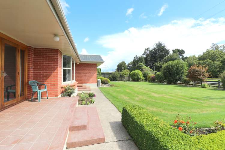 215 Findlay Road Ascot_5
