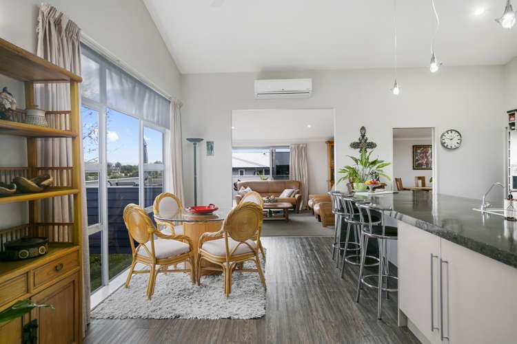 5 Magnolia Rise Waipahihi_8