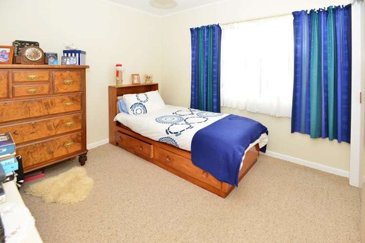 98 Vipond Road Stanmore Bay_17