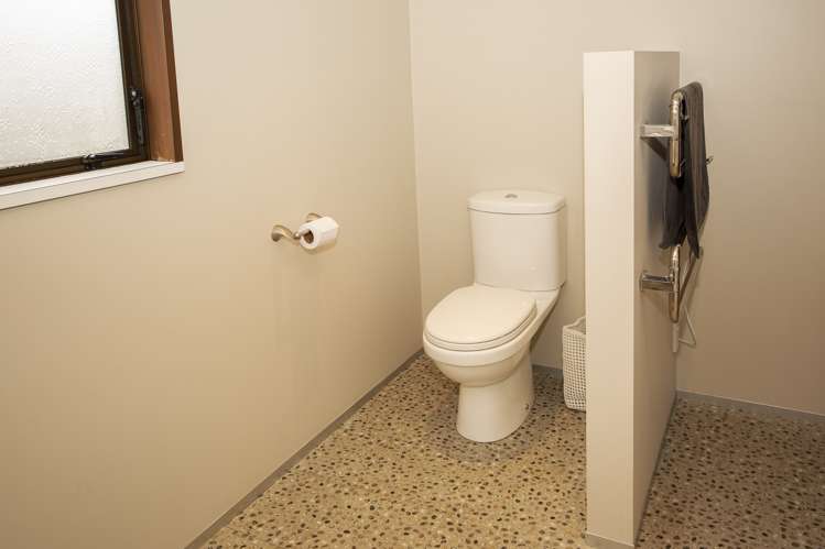 97 Racecourse Road Allenton_12