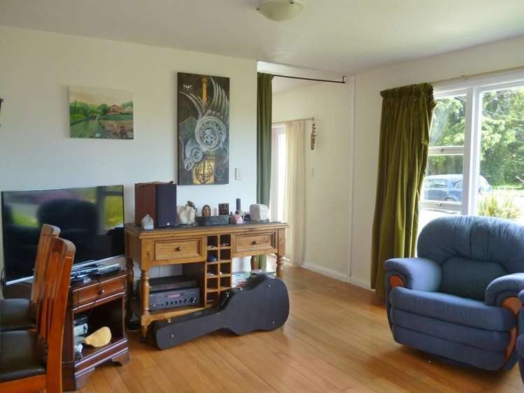 14 Edinburgh Street Takaka_7