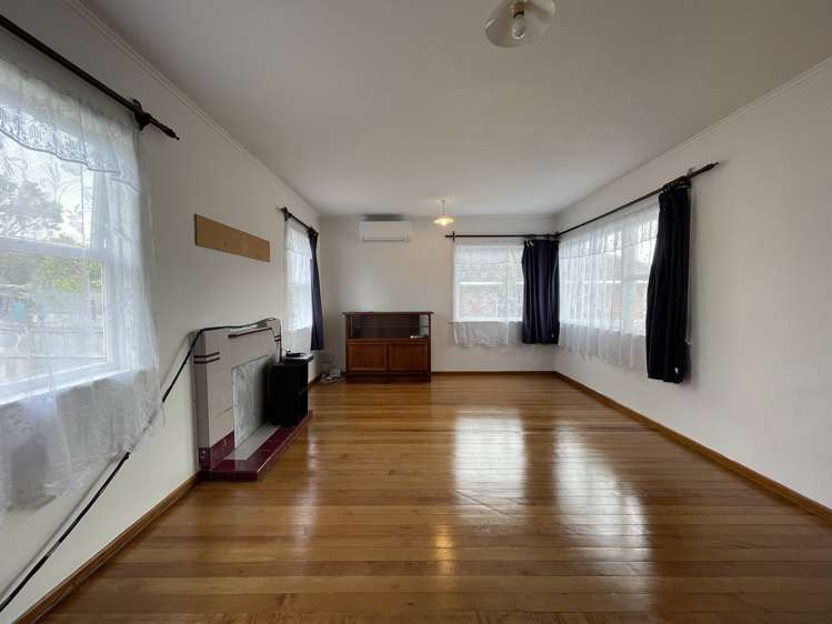 8 Albert Road Kelston_0