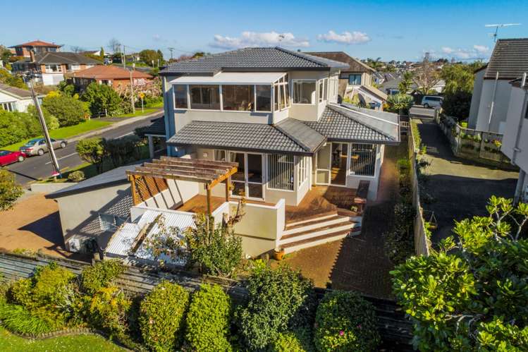 6 Beach Road Mellons Bay_5