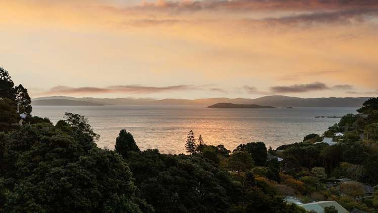 19 Kaitawa Road, York Bay_1