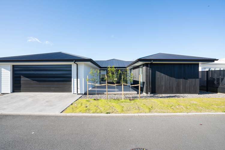 16 Maison Way Rangatira Park_12