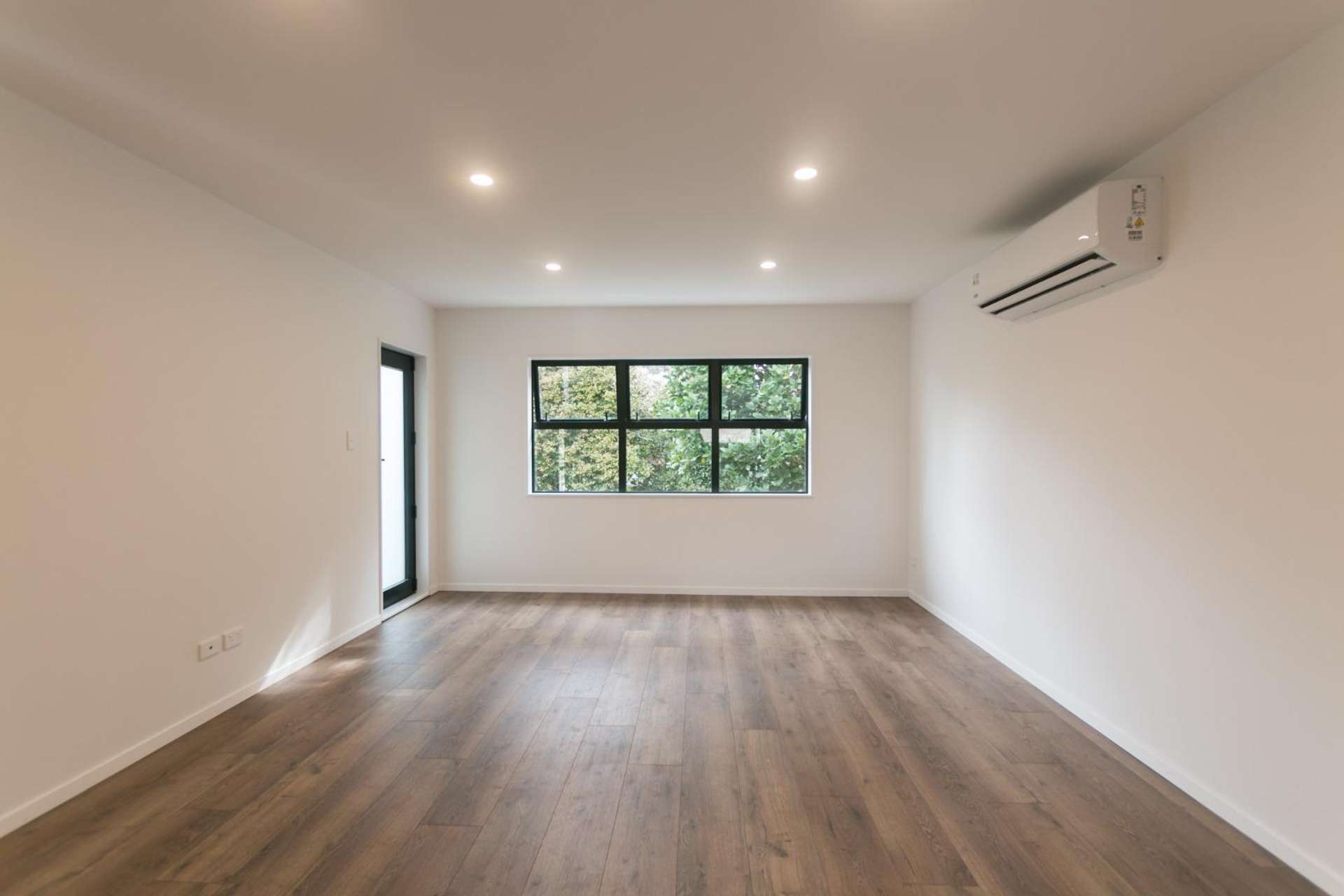 8/46 Mount Smart Road 1780_0