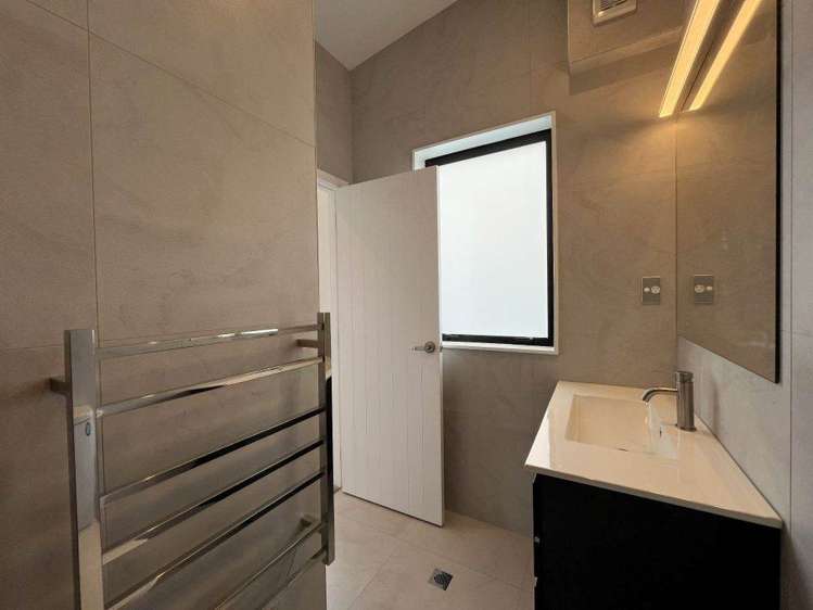 8/18 Sylvan Crescent Te Atatu South_7