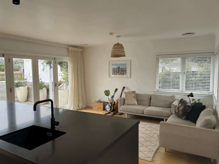 112 Lake Road Northcote_4