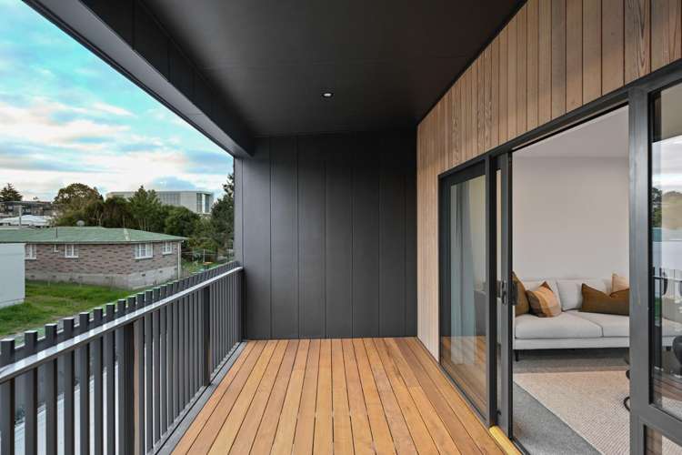 3/3 Vesty Avenue Hillcrest_14