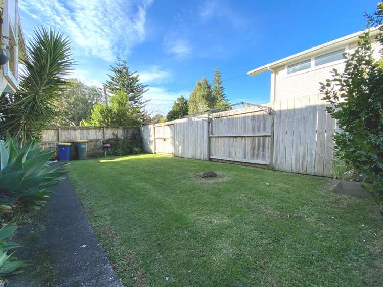 1/61 Royal View Road Te Atatu South_10