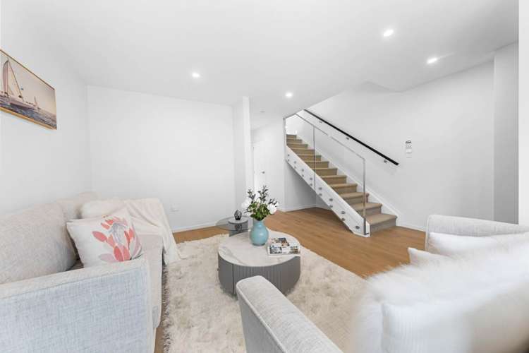 2d Queen Mary Avenue Epsom_8