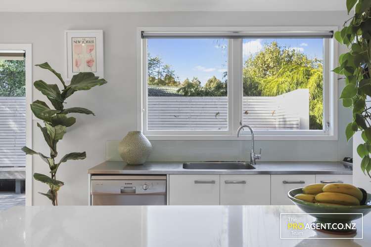 146 Woodlands Park Road Titirangi_11