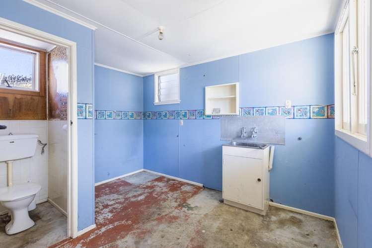 902 Dufferin Street Akina_13