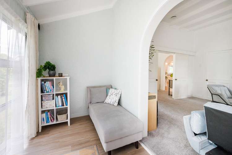 1435 Waughs Road Aorangi_8