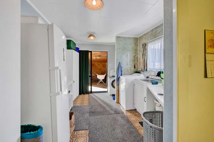 42 Swansea Road Stratford_10