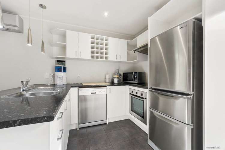 8 Shamrock Lane Te Atatu Peninsula_13