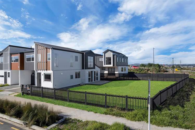 2 Longview Oak Lane Papakura_32