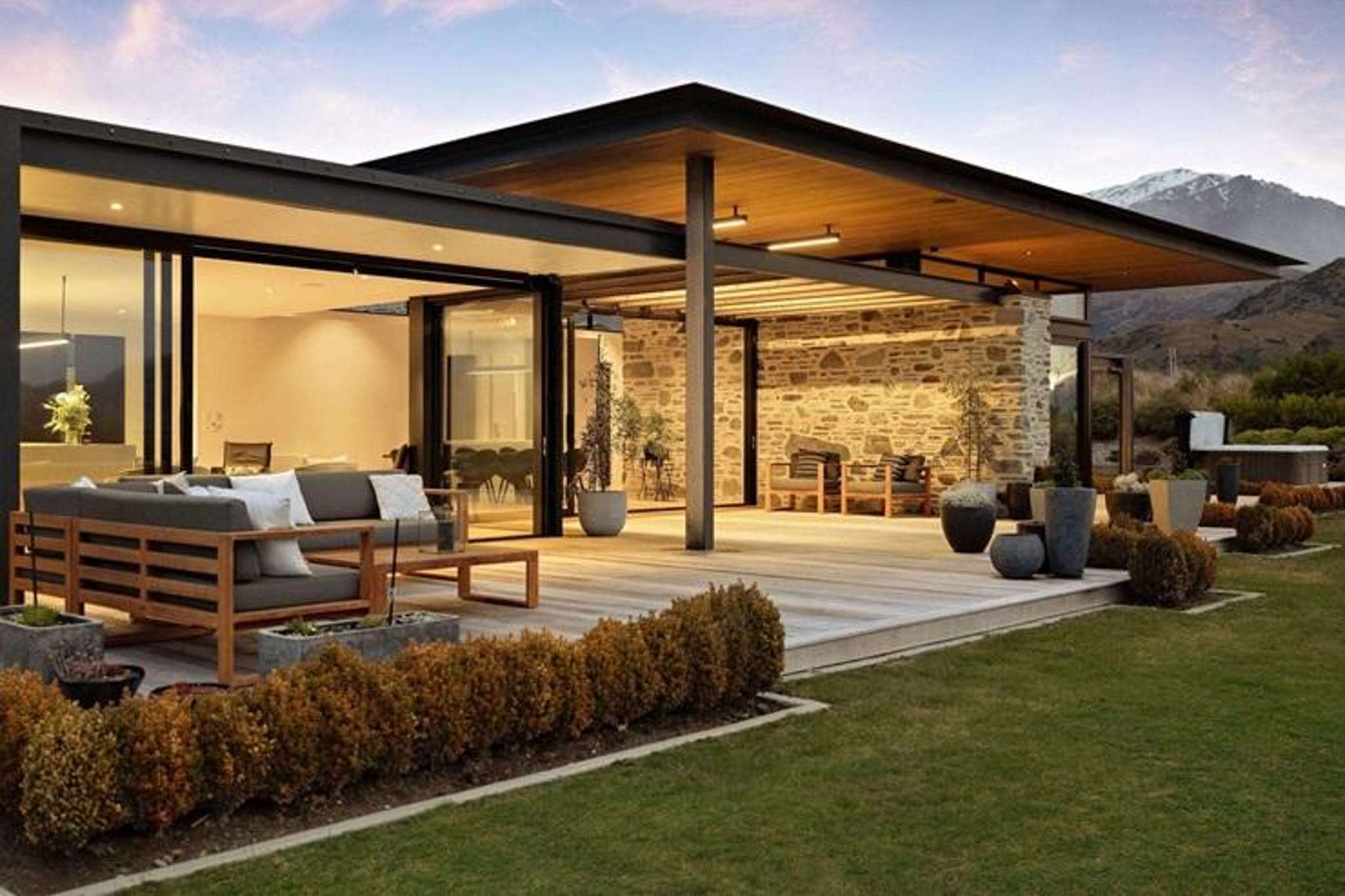 Kiwi expats pay $9.5m for Lake Hayes home sight unseen