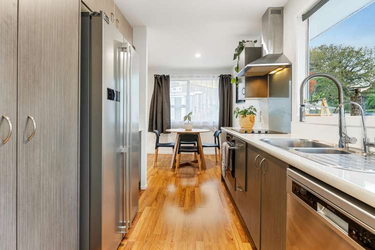 1/9 Embassy Place Glenfield_4