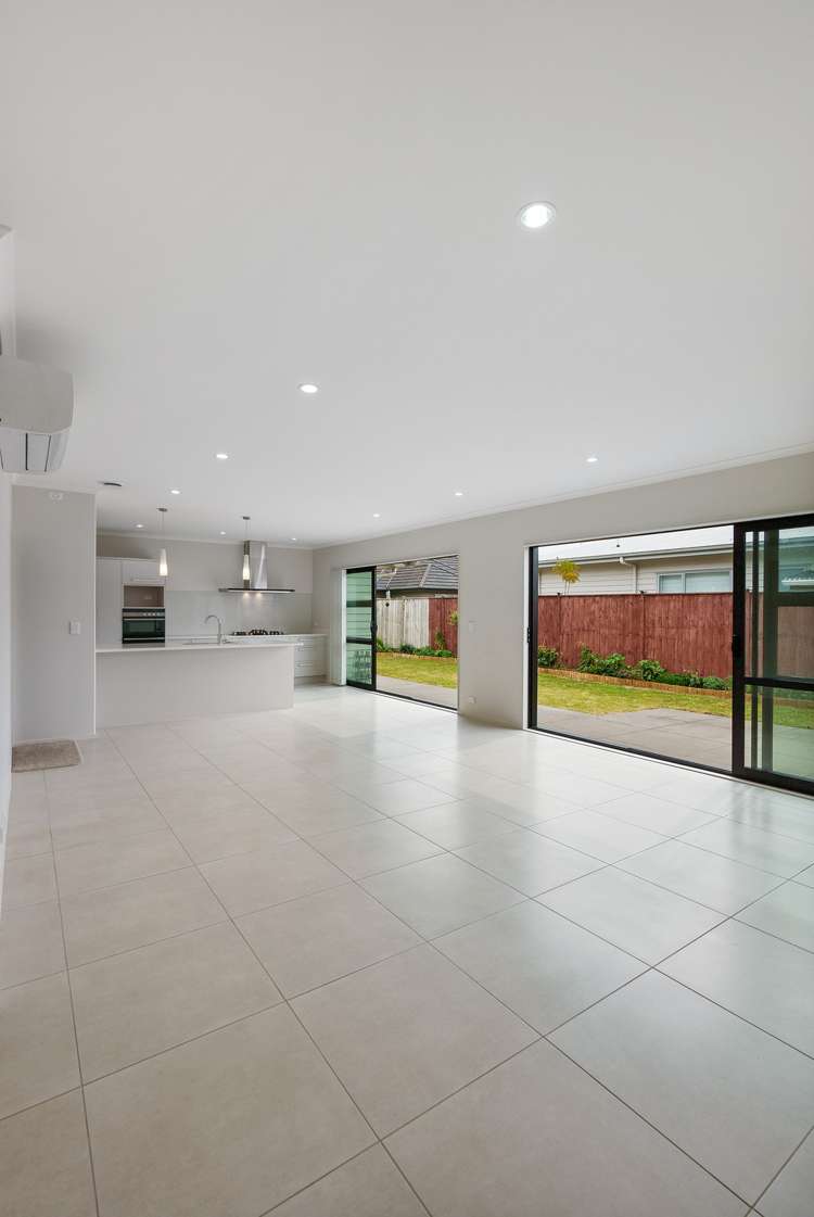 10 Andalusian Way Karaka_3