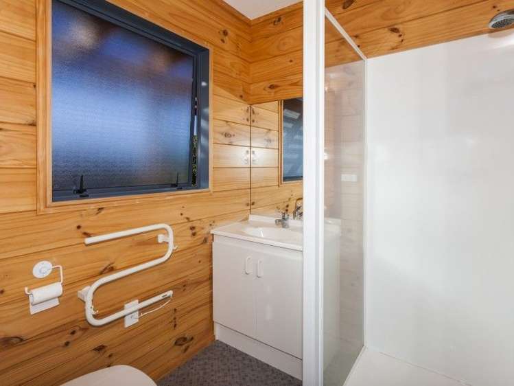 10 Hawk Hill Crescent Cooks Beach_2