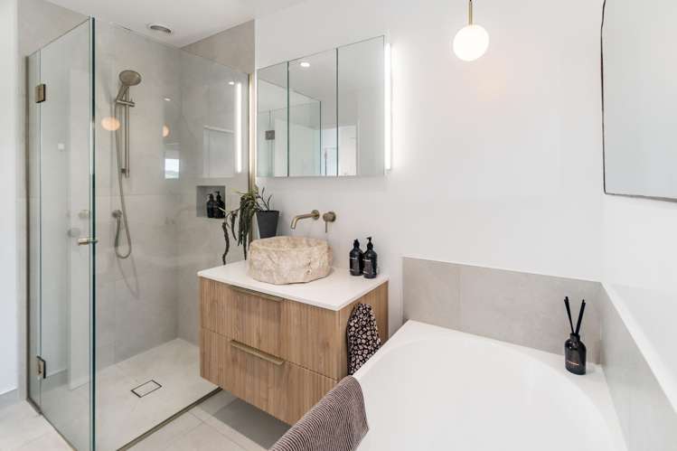 10C Long Street Raglan_20