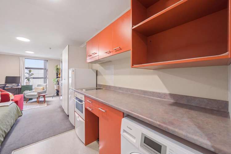 707/5 Aitken Street_0