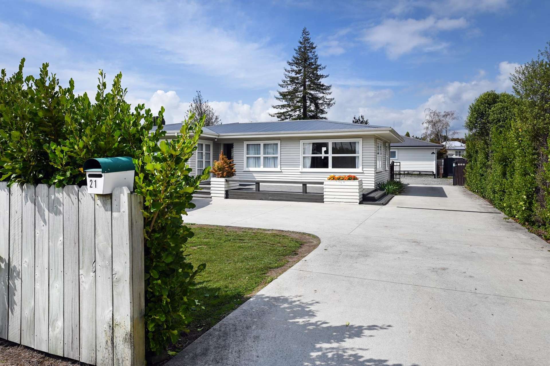 21 Russell Road Fairy Springs_0