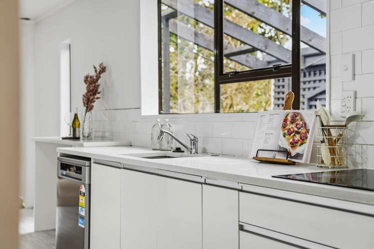 1/15 Fairfax Avenue Northcote_22