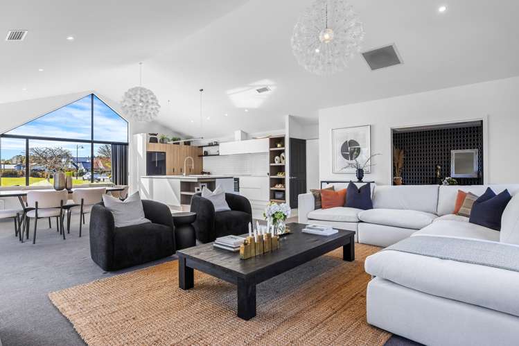 6 Waitikiri Square Parklands_6