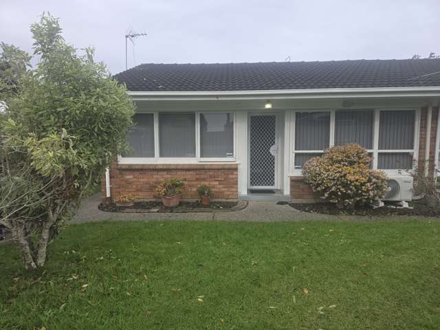 Charming 2 Bedroom Unit at Onehunga