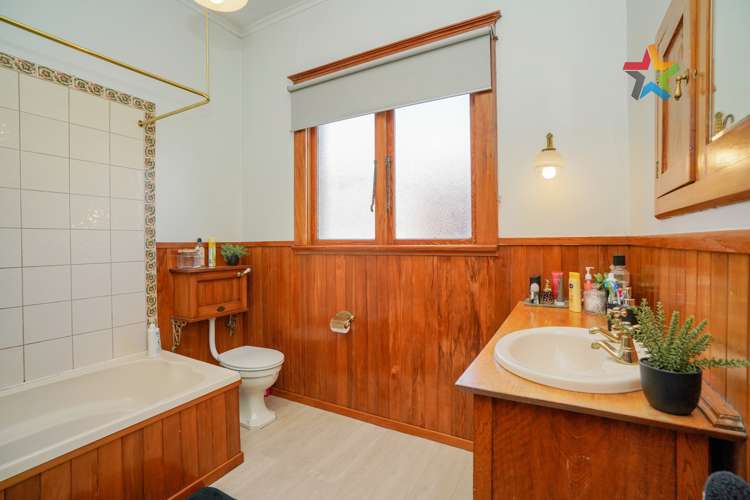 1 Home Street Manapouri_14