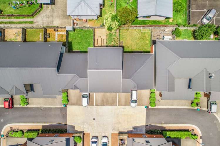 29 Chiefs Court Hamilton East_12