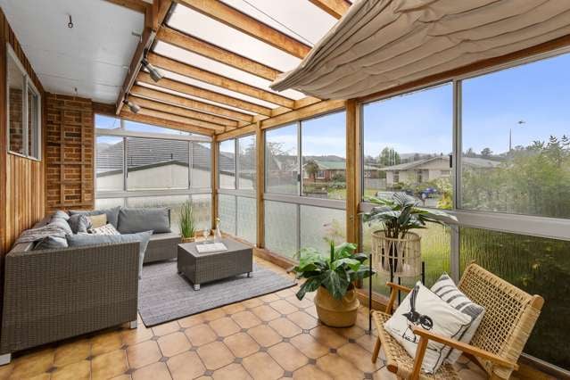 7 Maoribank Grove Brown Owl_1