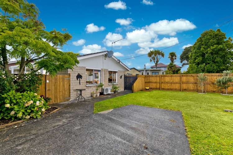 1/24 Woodglen Road Glen Eden_21