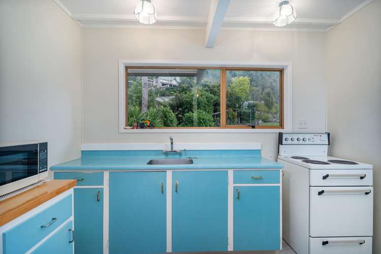 3 Patricia Place Hahei_10