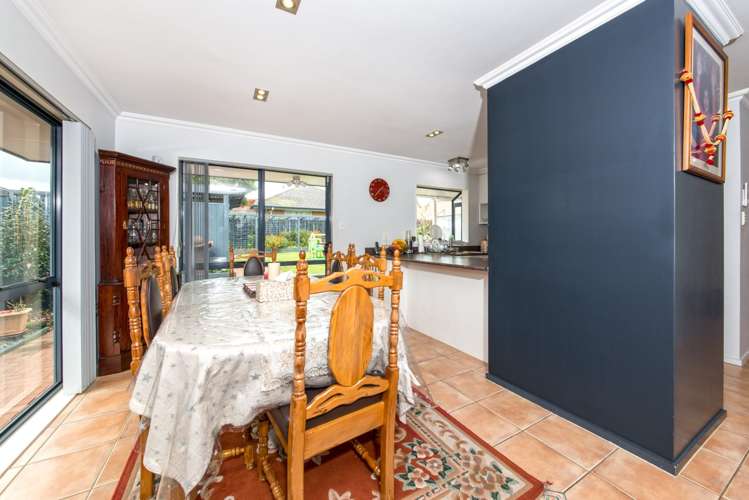 4 Walter Little Way Flat Bush_10