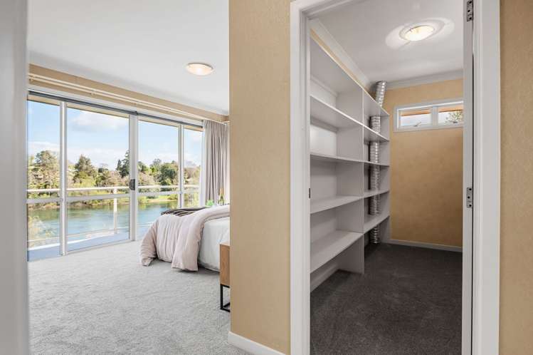 807 + 807a River Road Chartwell_19